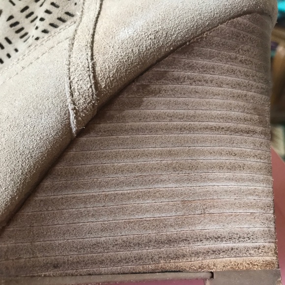 Crown Vintage Boots - Picture 8 of 8